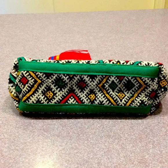 Beautiful woven wool clutch NWOT - Picture 3 of 5